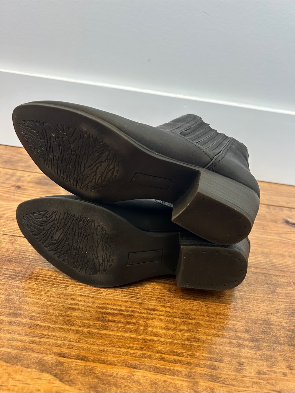 🖤Black Chelsea Ankle Boots with Elastic Panels - Picture 7 of 8